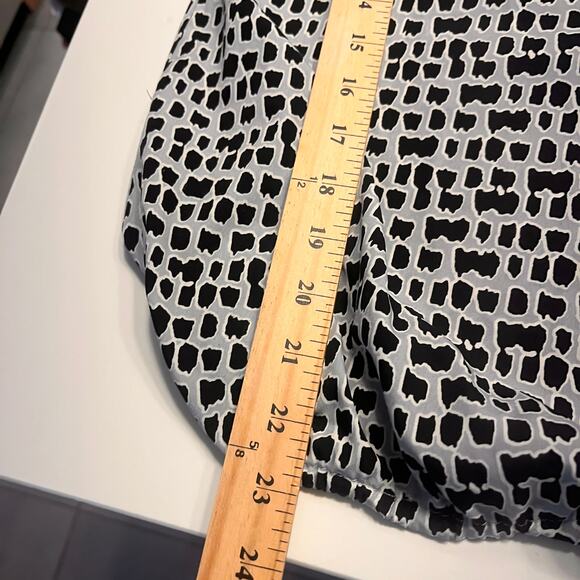 Banana Republic All Over Print Sleeveless Keyhole Blouse Top Size Small - Picture 6 of 7